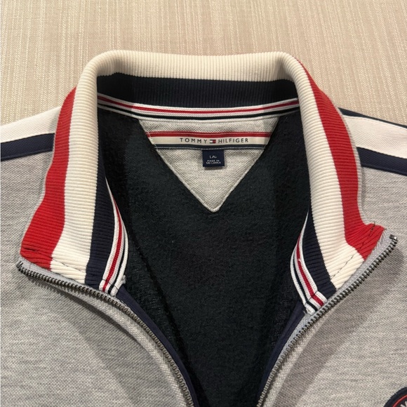 Tommy Hilfiger Young Men / L Gray Jacket with Red and Black stripes Details - Picture 4 of 5